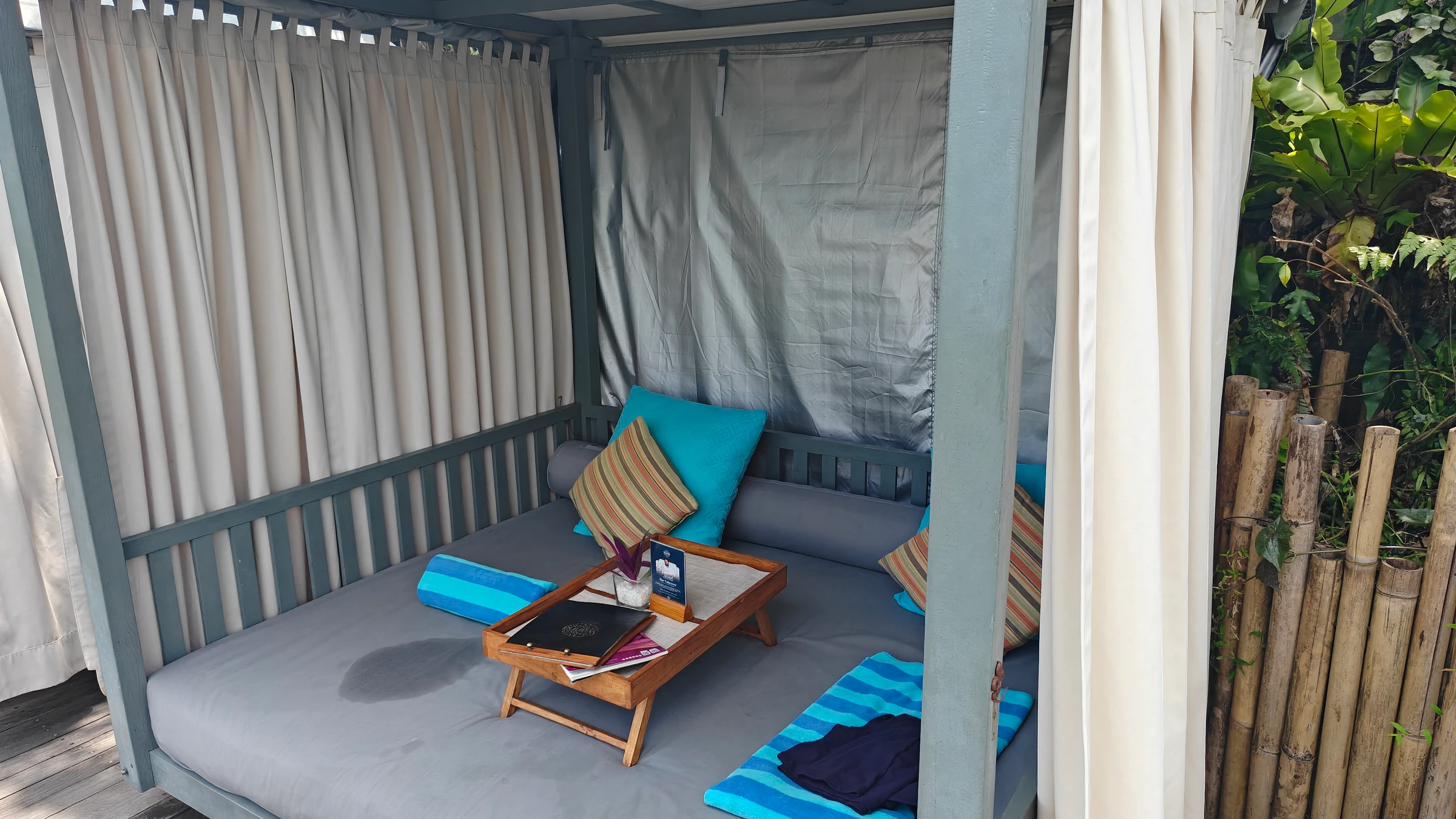Daybed / cabana (Gold)