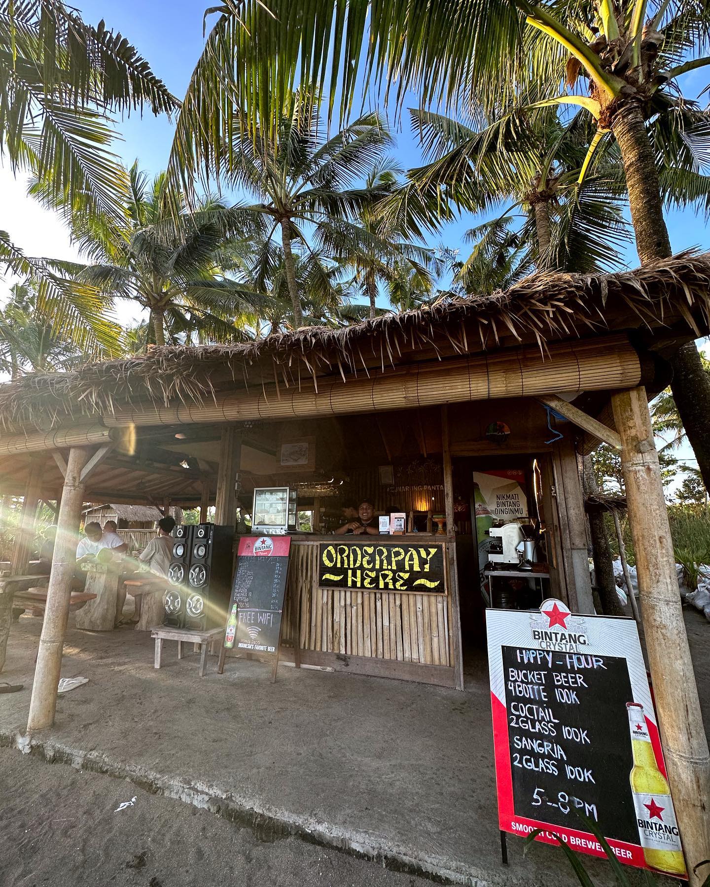 Pintu Masuk Warung Tepi Pantai