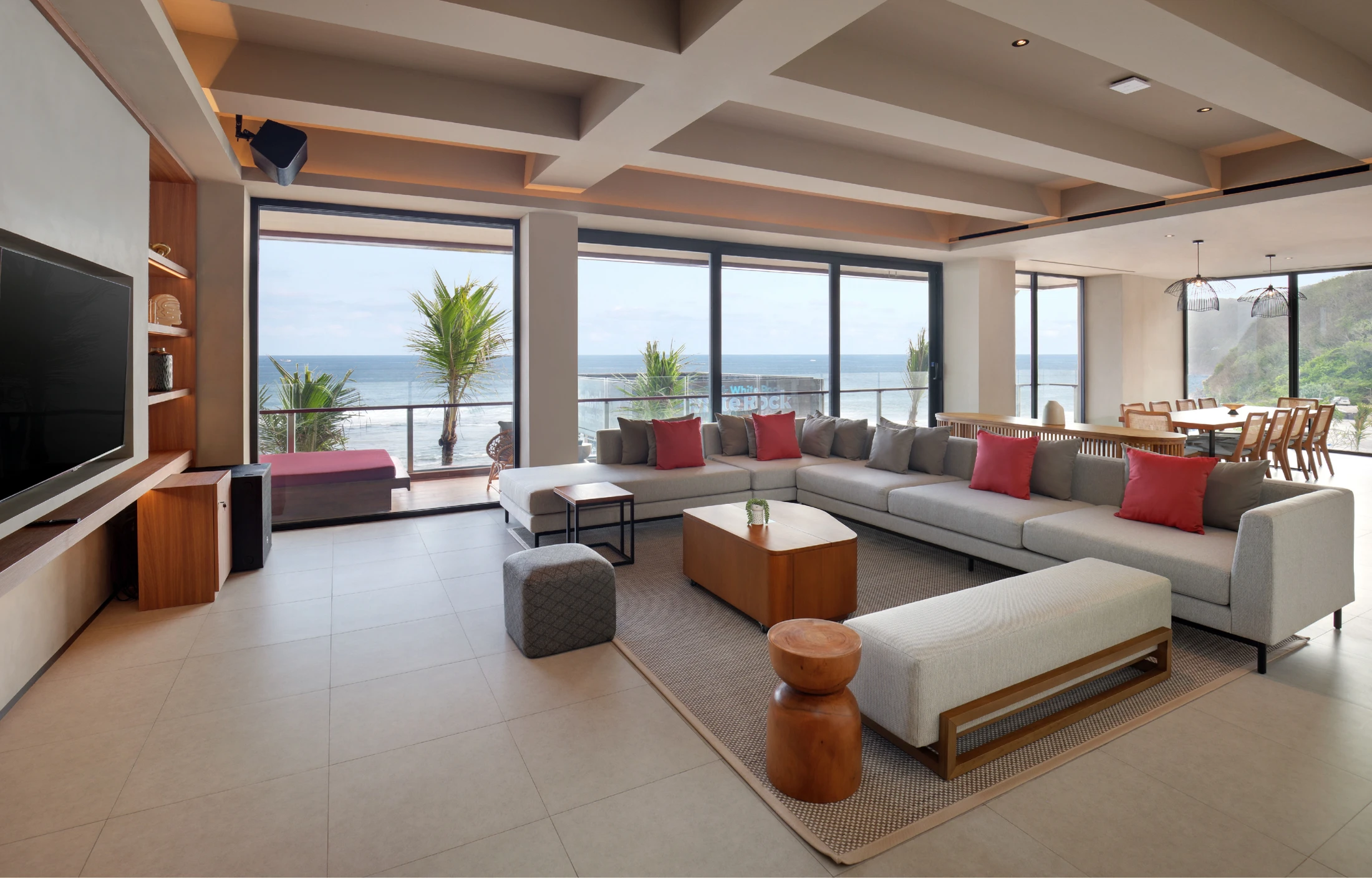 Party Executive Suite — 100 m²