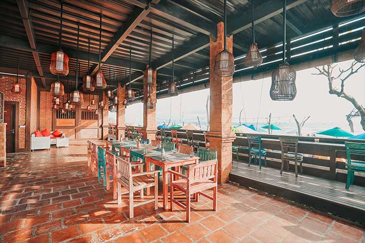 Meja Restaurant Beratap