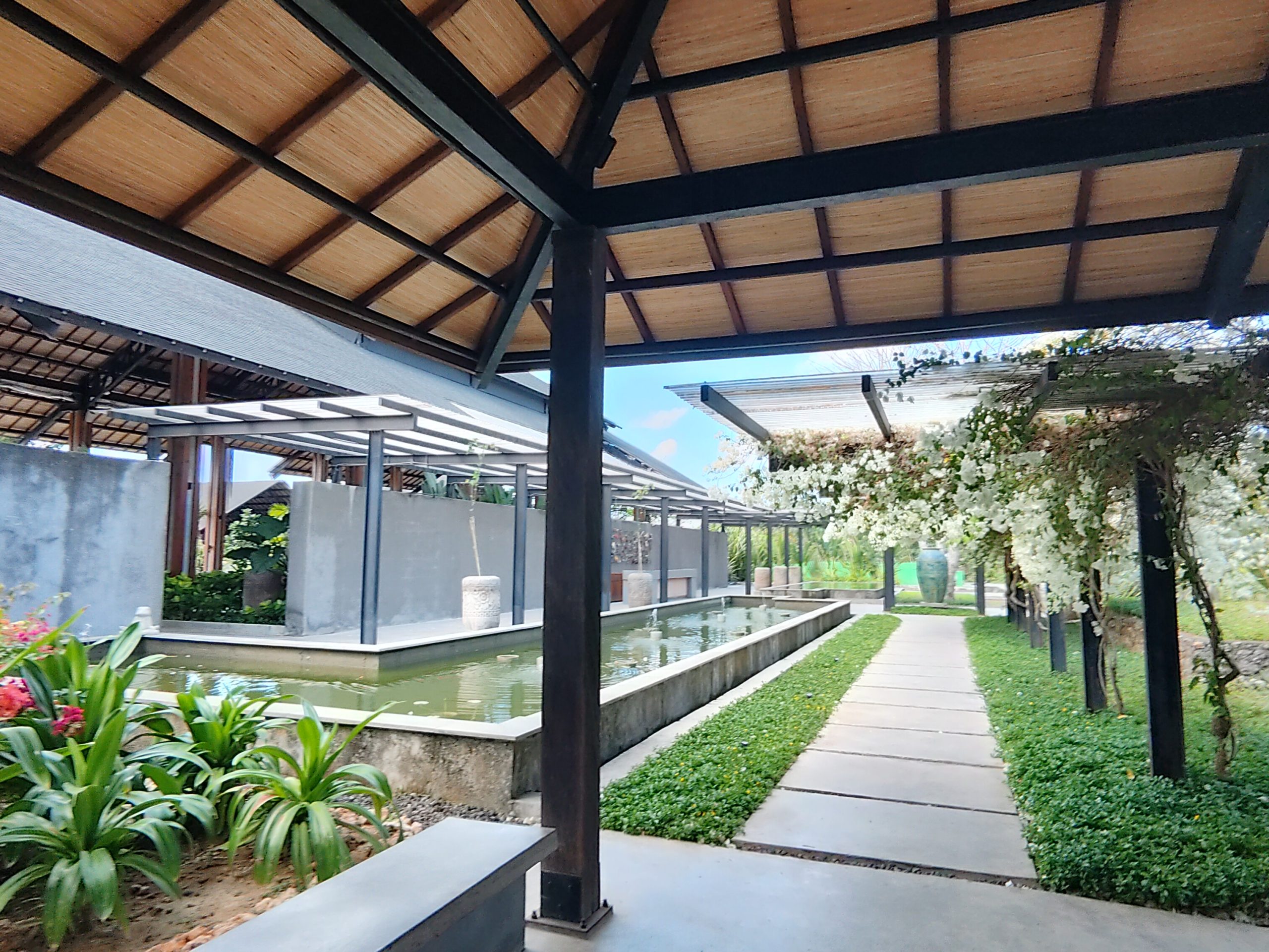 Jalur kedatangan di Locca Sea House