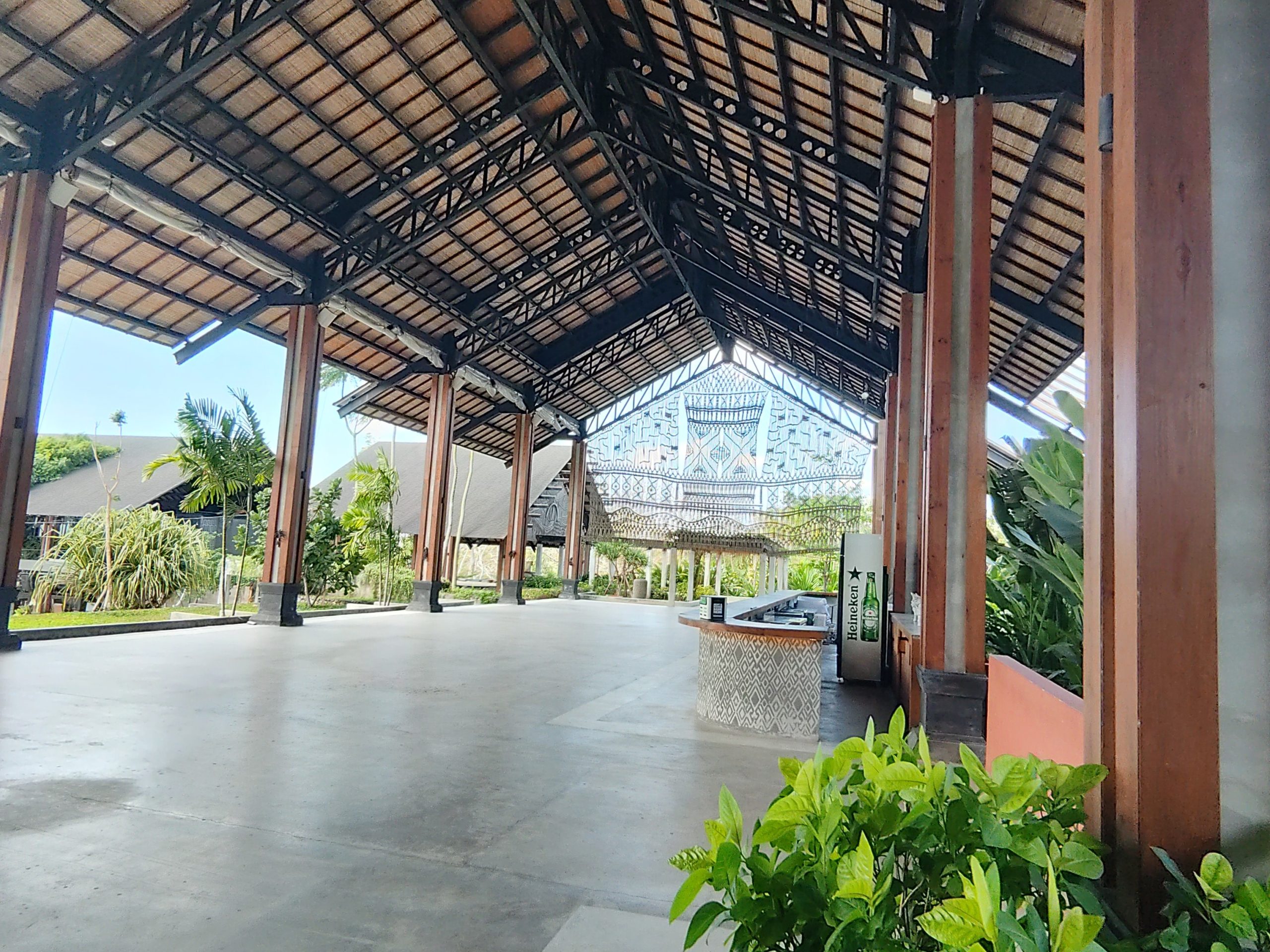 Paviliun terbuka di Locca Sea House