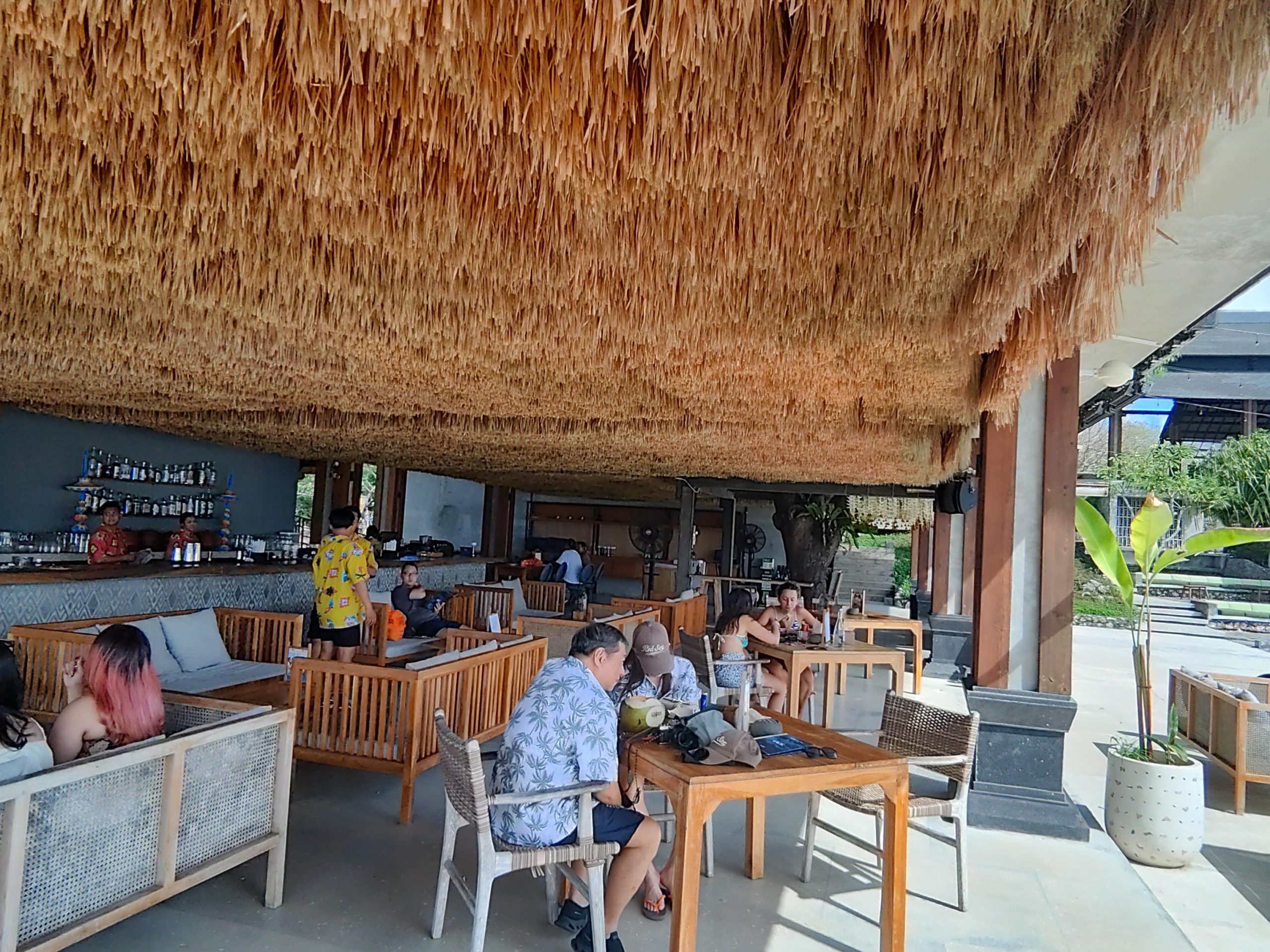 Area dining Main Hall di Locca Sea House
