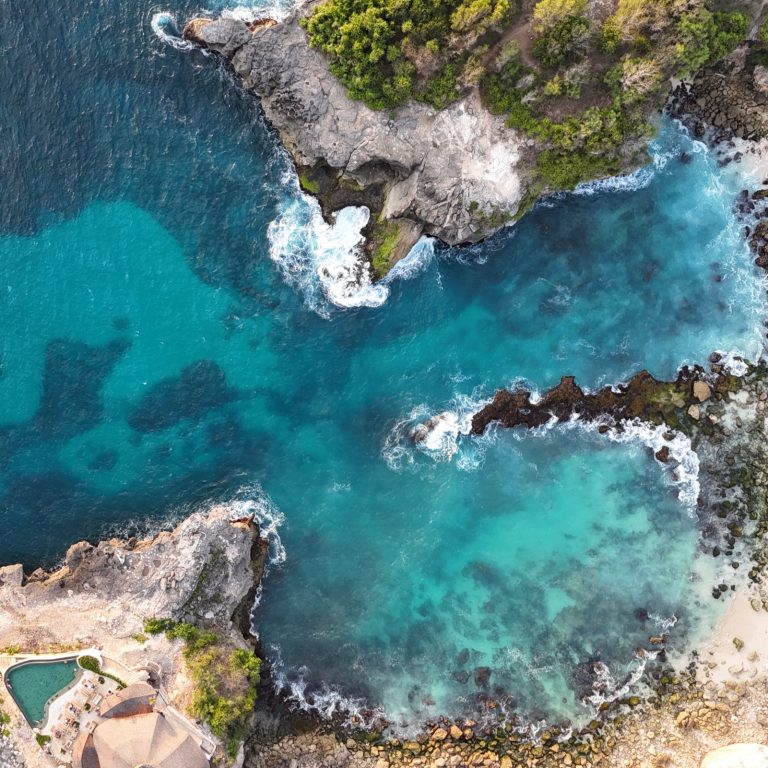 ARNA Ocean LoungeのBlue Lagoonを望む空撮