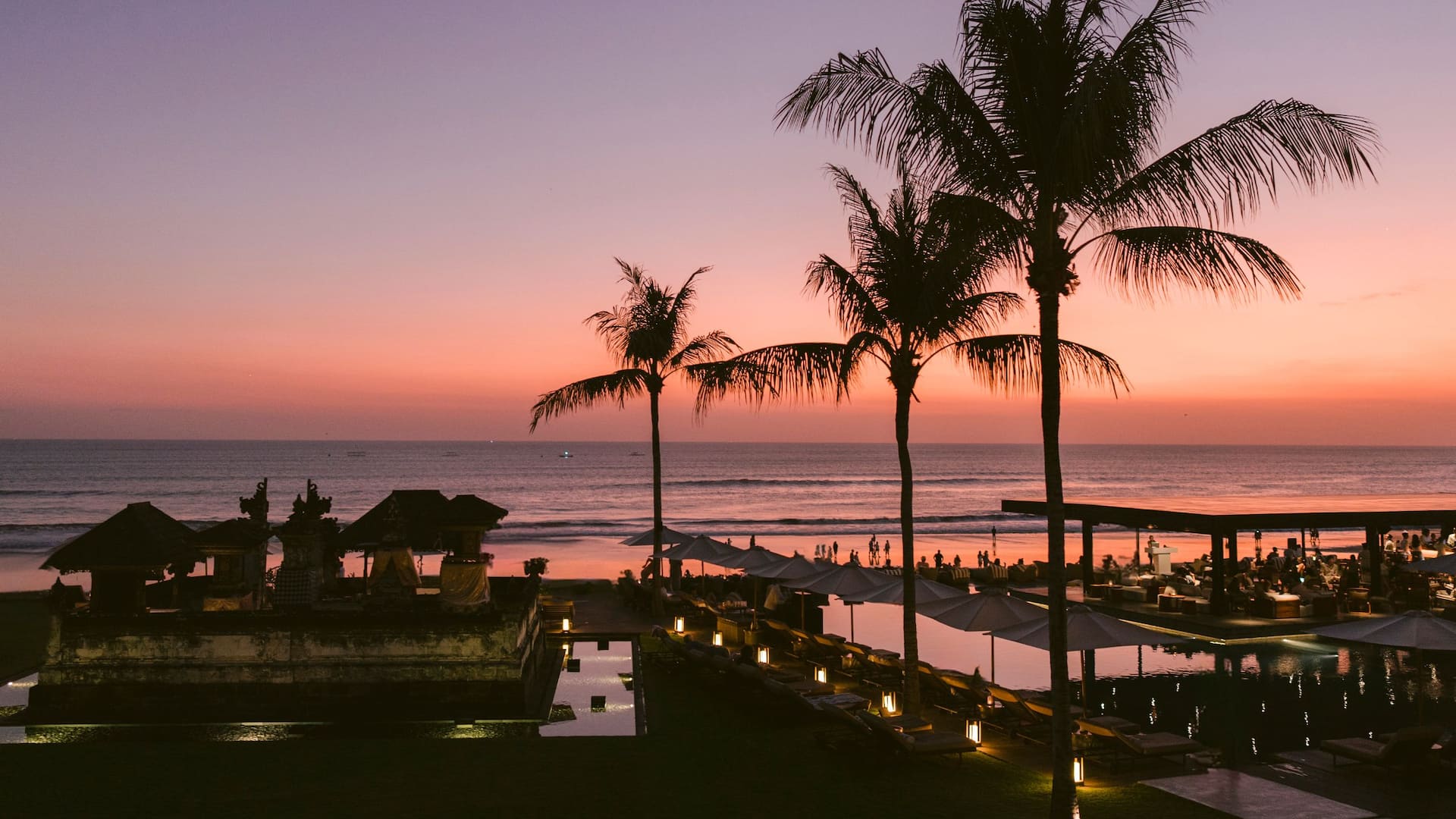 Alila_Seminyak_Beach_Bar_official_temple_garden