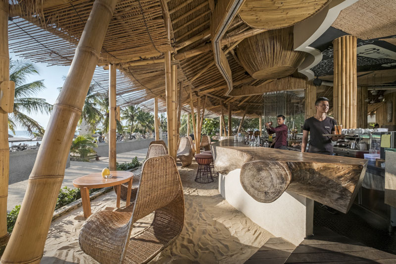 Upper Deck & Tiki Bar