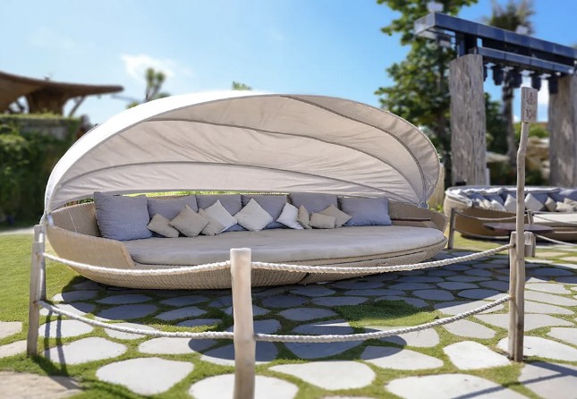 Large Daybed