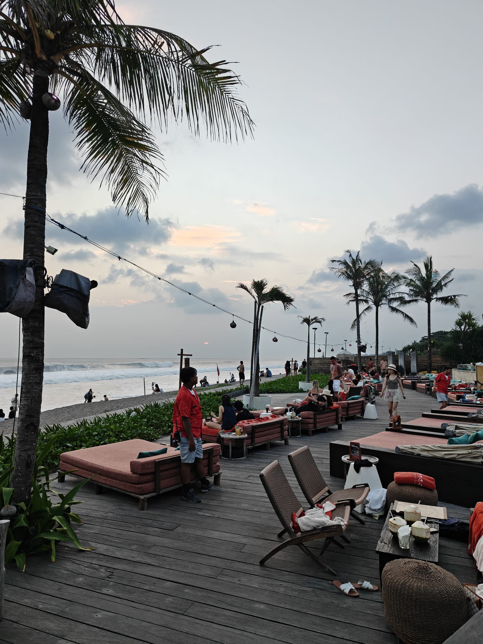 Mari Beach Club Tropical Music