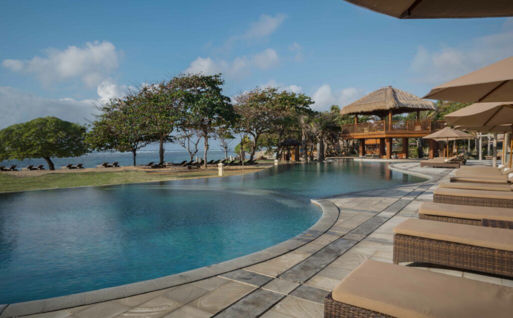 Paradise Beach Club beach pool at Merusaka Nusa Dua