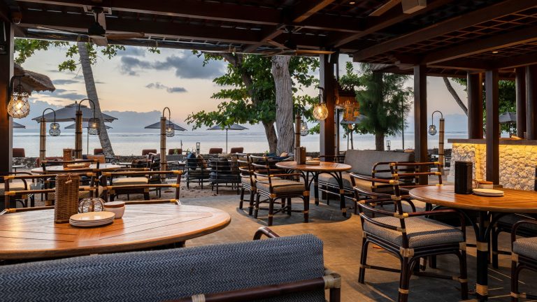 Fisherman's Club Sanur beachfront dining atmosphere