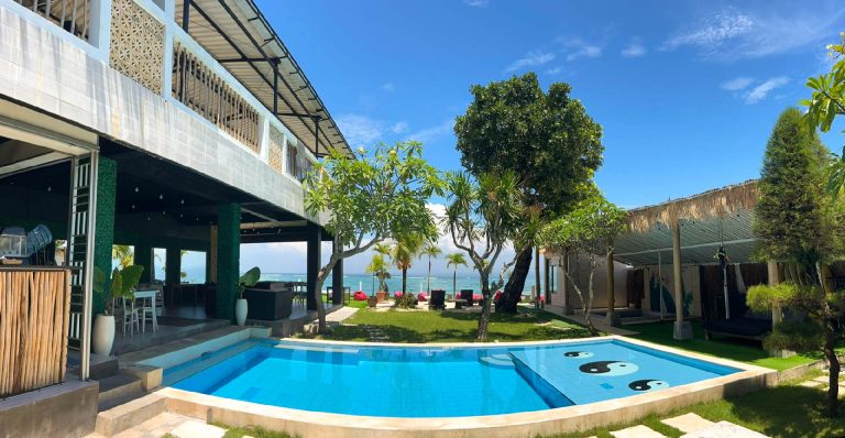 3 Monkeys Beach Club, Nusa Lembongan