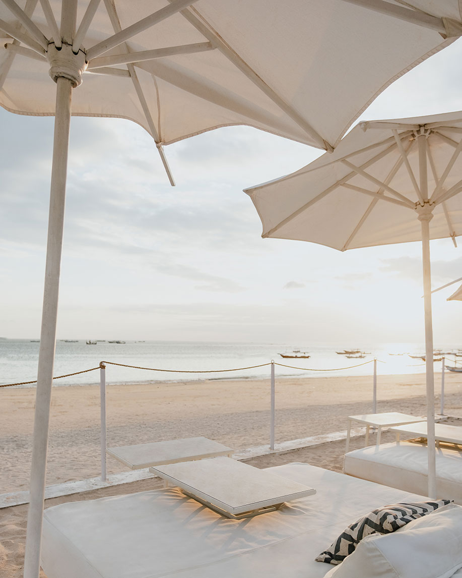 Beachfront Tables