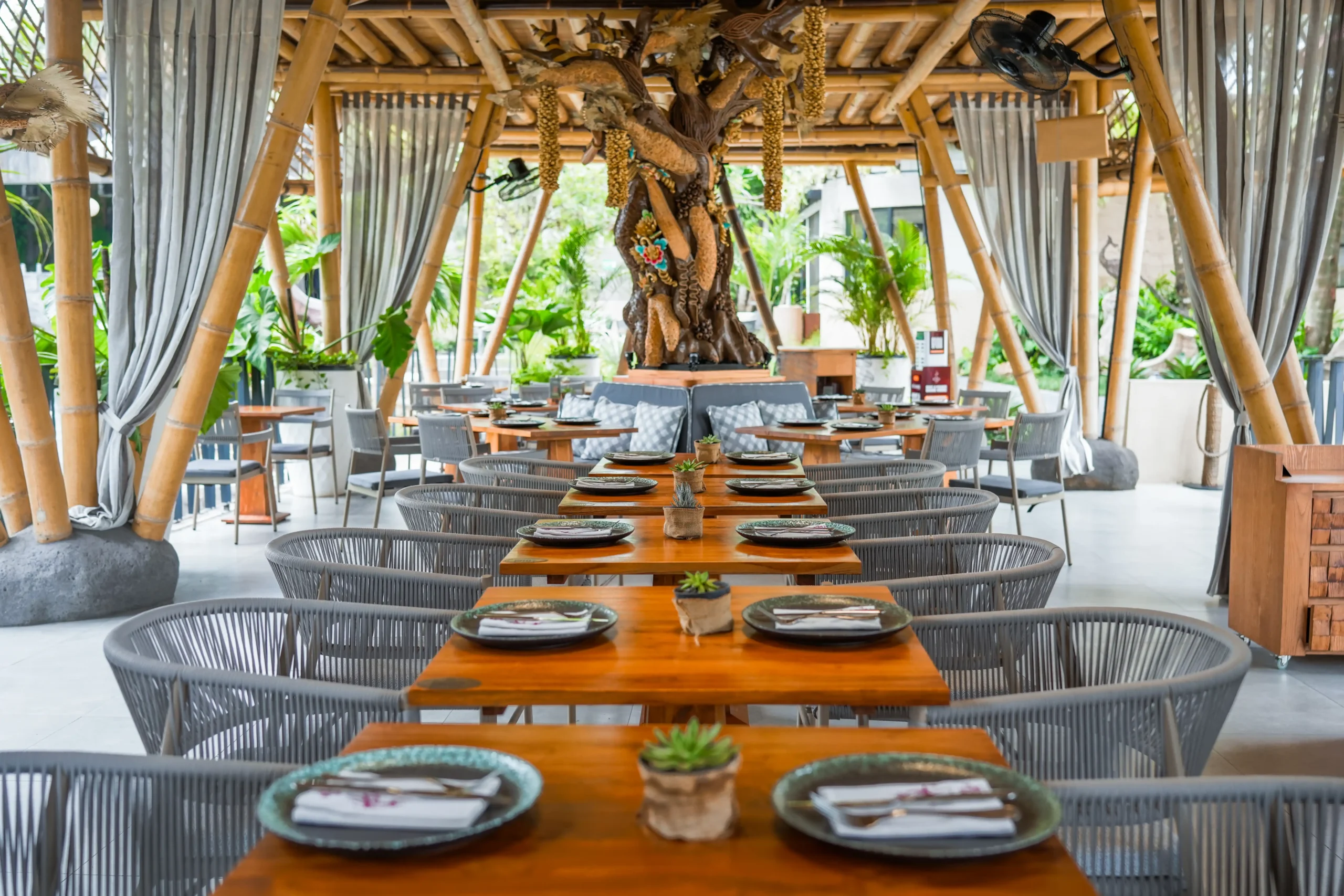 The Jungle Club indoor dining mood