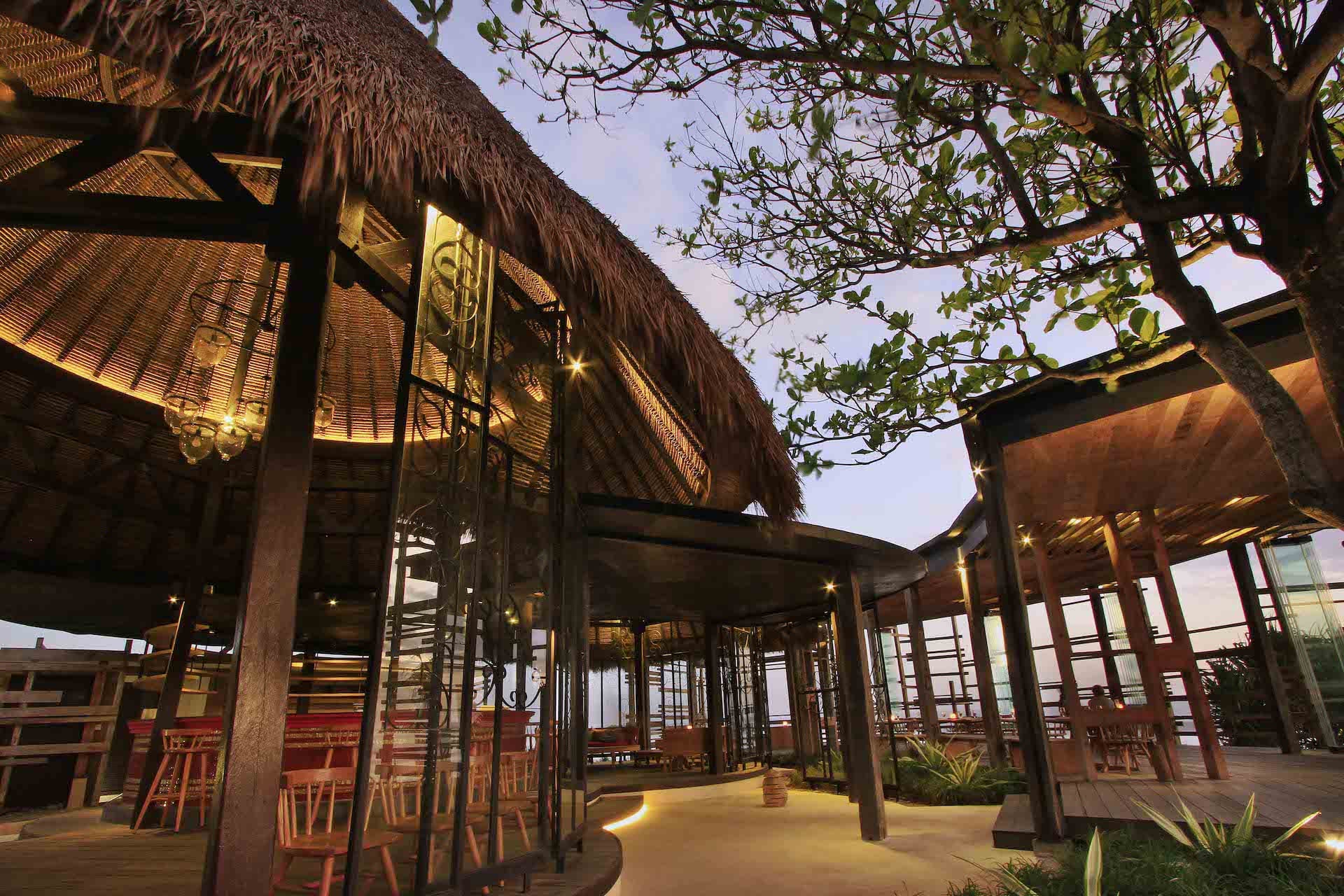 Eksterior Waka Bar & Restaurant